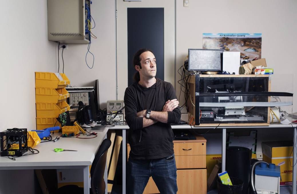 Австралієць вшив проїзний під шкіру, але все одно був визнаний 