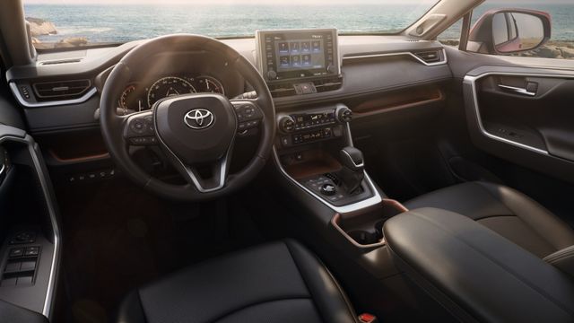 У мережі розсекретили зовнішність Toyota RAV4 - фото 236298