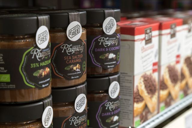 В Амстердамі з'явився перший магазин без пластику - фото 231964