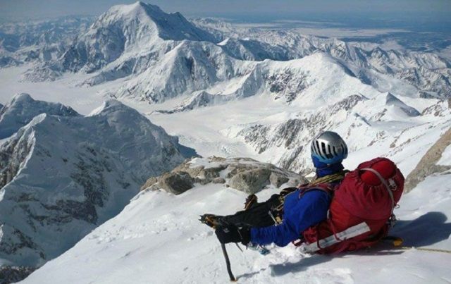 Учені заборонили справляти природні потреби на найвищій горі США - фото 230994