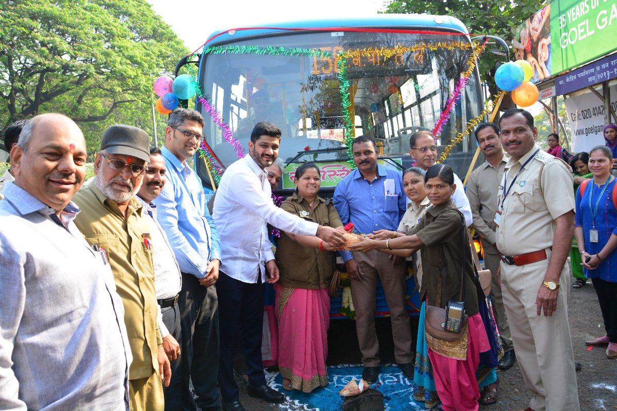 В Індії з'явилися автобуси для жінок