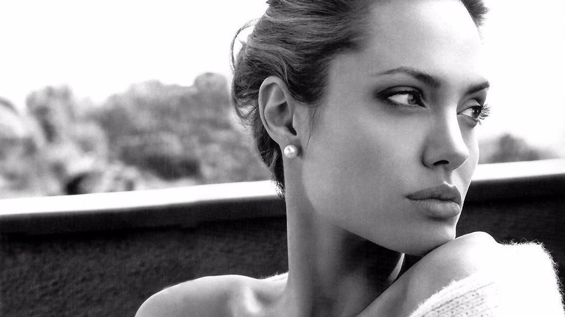 Анджеліна Джолі вийшла у світ без макіяжу