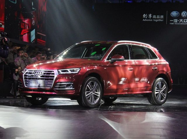 Audi показала удосконалену версію кросовера Q5 - фото 237091
