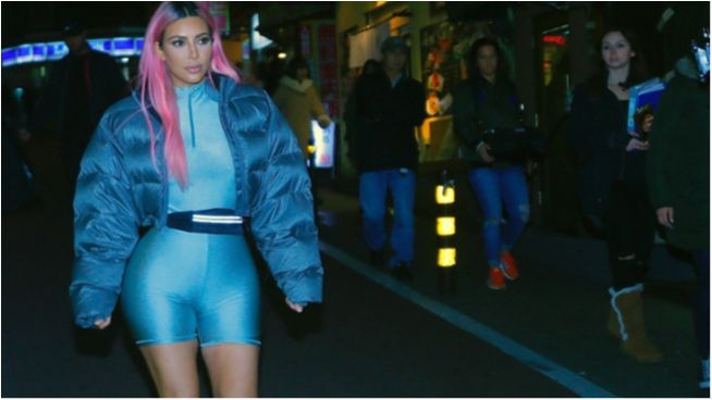 Кім Кардашян змінила колір волосся - фото 1