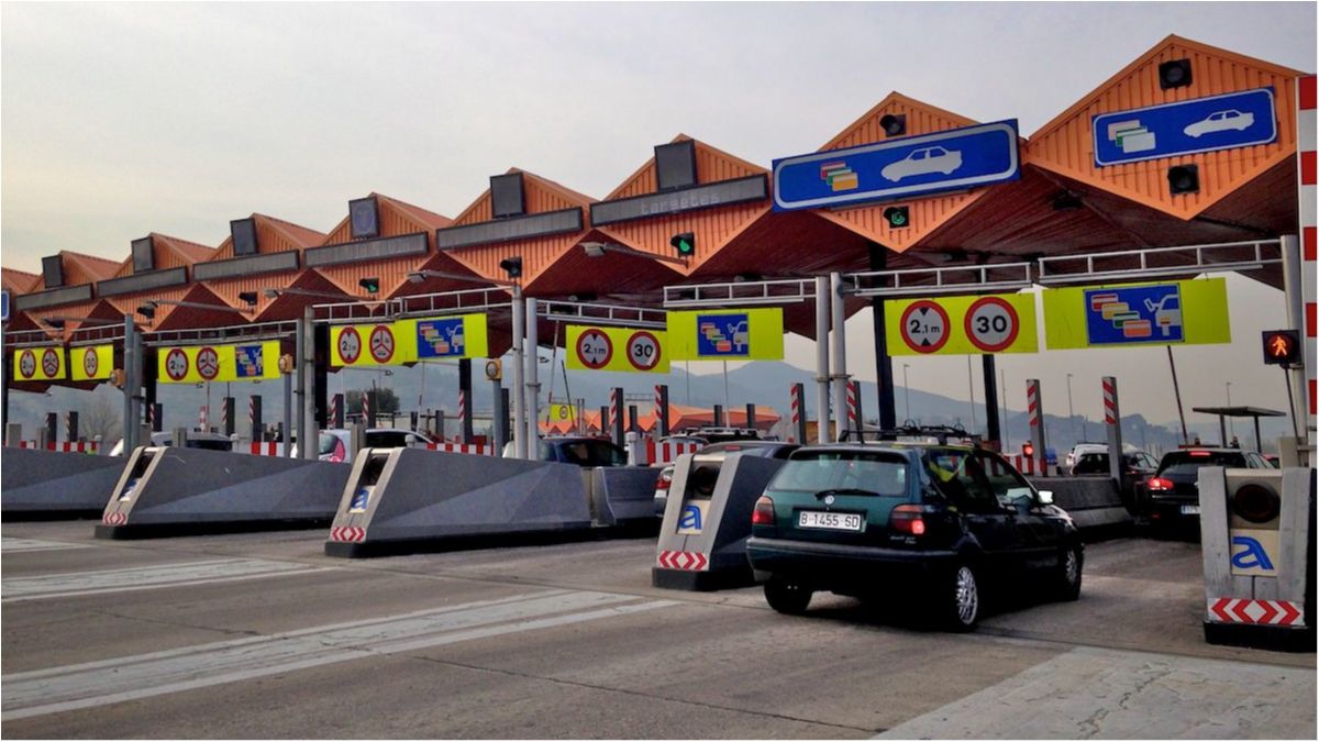 Скільки коштуватиме проїзд платною дорогою в Україні