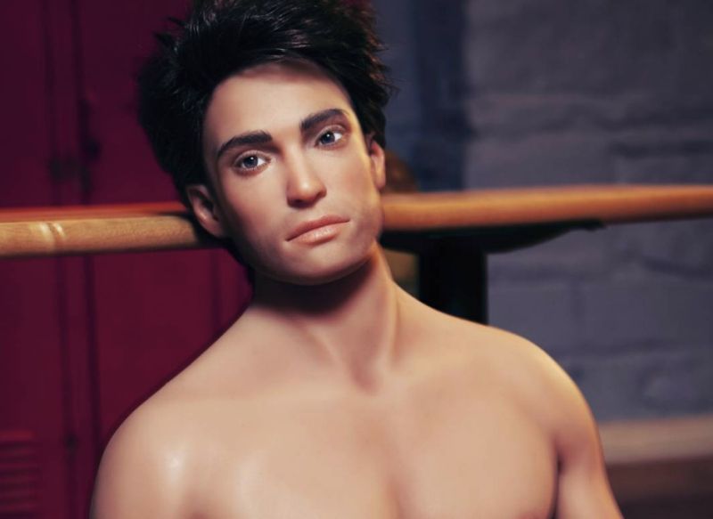 У Realbotix створили ідеального чоловіка-робота