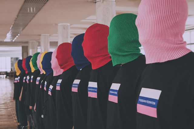 Pussy Riot випустили колекцію протестного одягу (18+) - фото 238293