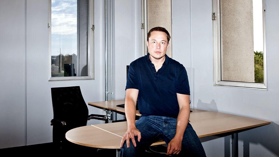 Ілон Маск живе на фабриці Tesla - фото 1