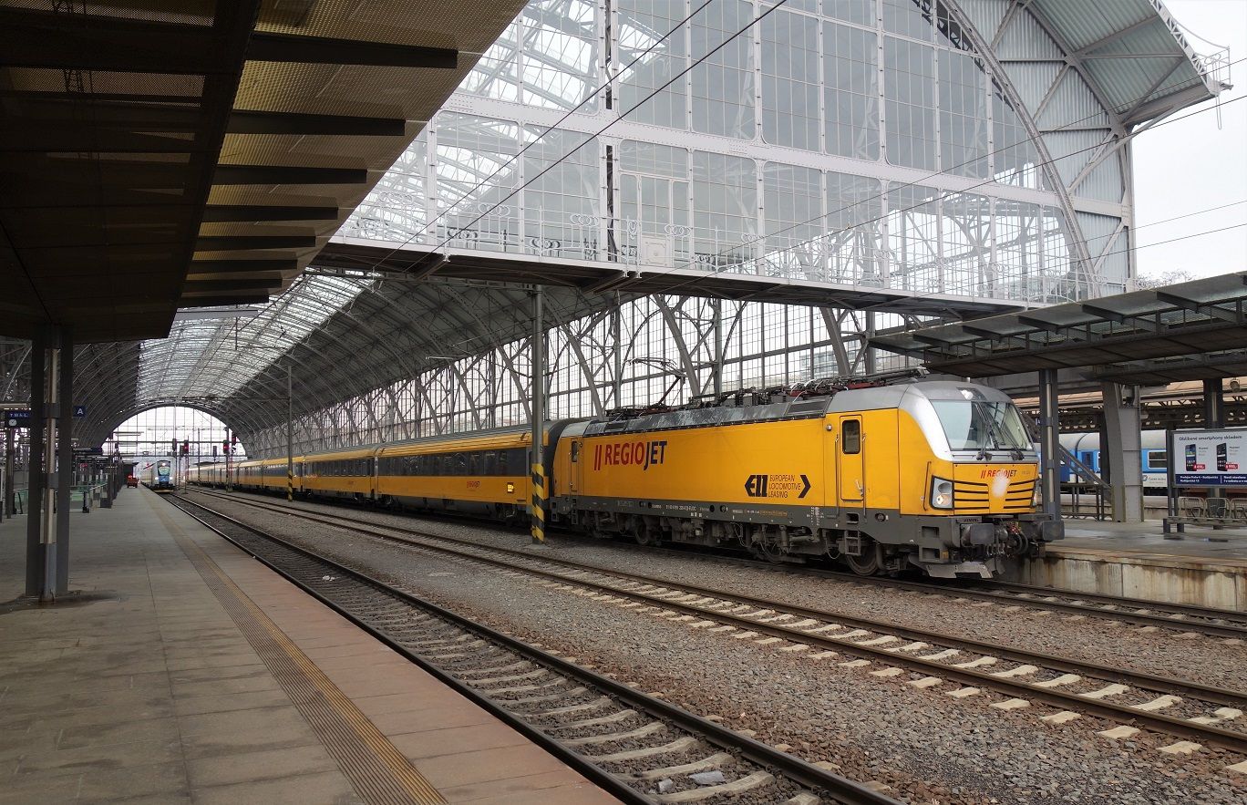 Чеський лоукост запускає рейси з України до Праги