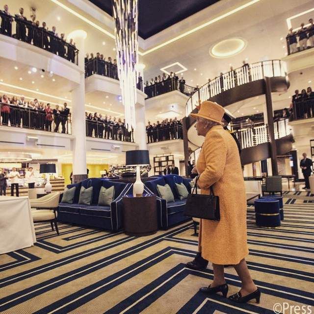 Рідкісні знімки королеви Великобританії- фото 242092