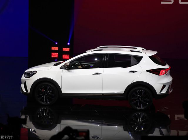 Volkswagen показав у Китаї серійний кросовер SOL - фото 243585