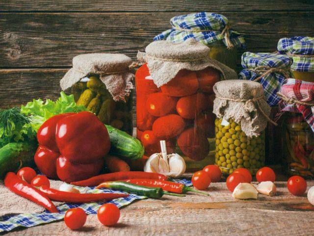 Фахівці пояснили, чому потрібно відмовитися від консервацій - фото 240455