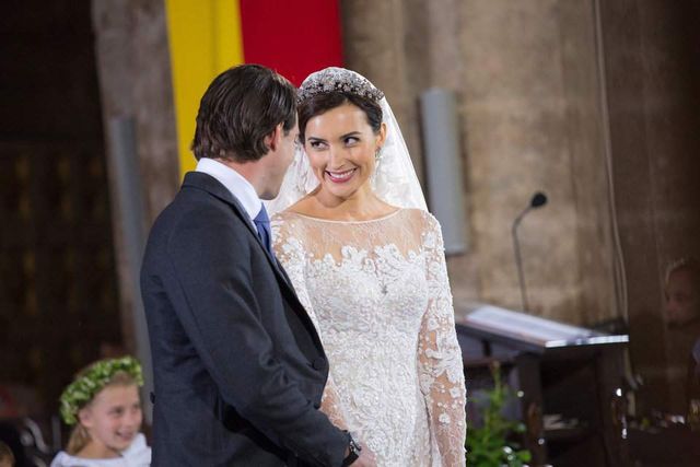 Як виходили заміж королівські персони в різних країнах - фото 240133