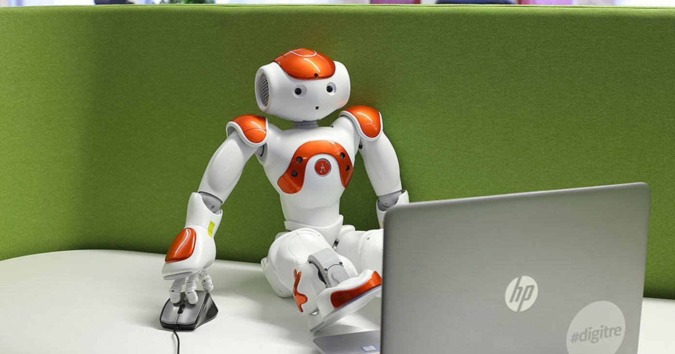 У Фінляндії роботи почали навчати школярів