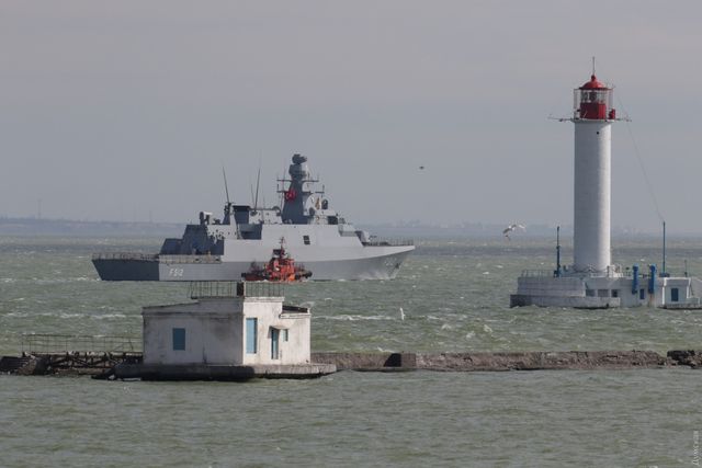 Флагман українського флоту Гетьман Сагайдачний вперше з початку року вийшов в море - фото 237630