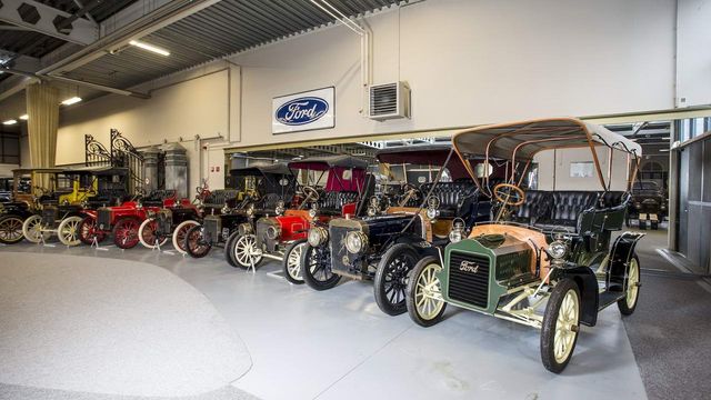 Продається найбільша у світі колекція Ford - фото 240373