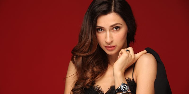 TAYANNA похизувалася стрункими ніжками - фото 1