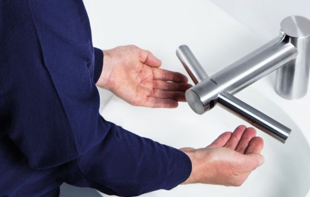 Цим пристроєм у громадських вбиральнях краще не користуватися - фото 239407