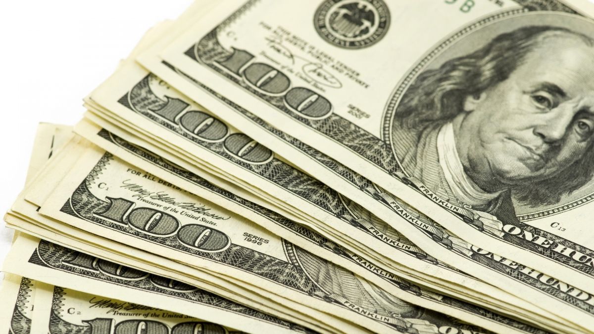 Курс євро в продажу знизився на 39 копійок - фото 1