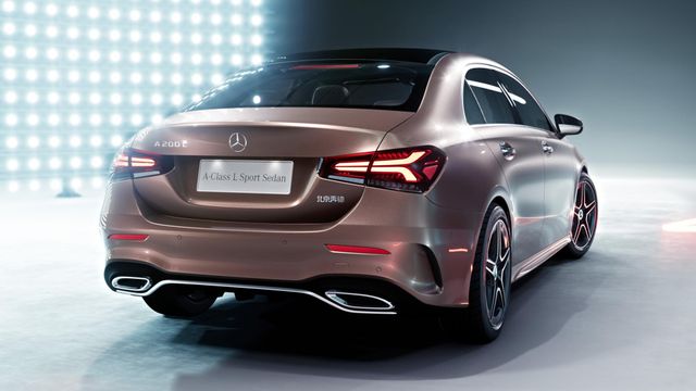 Mercedes показав компактний седан A-Class - фото 242949