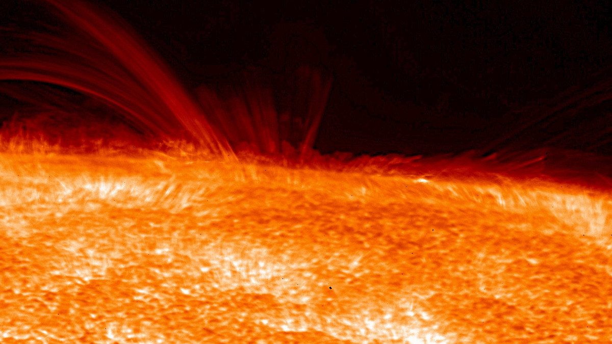У NASA показали відео зі спалахами на Сонці - фото 1