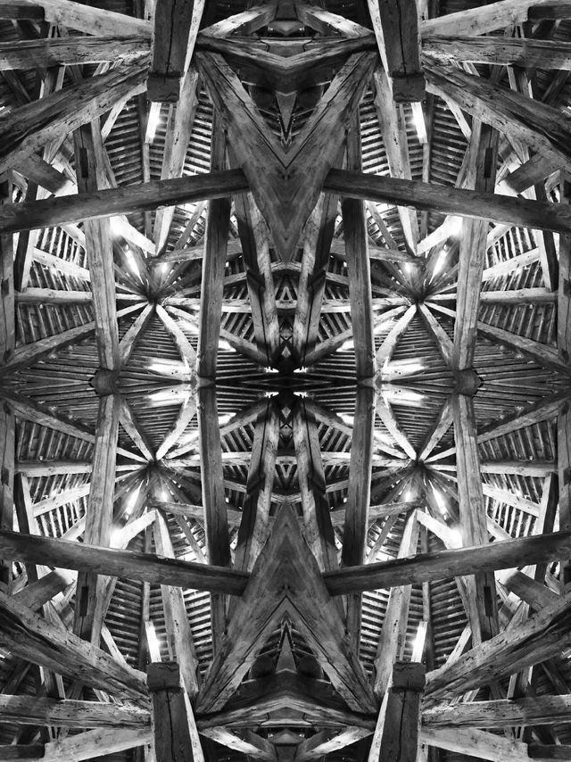 Дерев'яні дахи, які відкривають таємничий світ - фото 241383