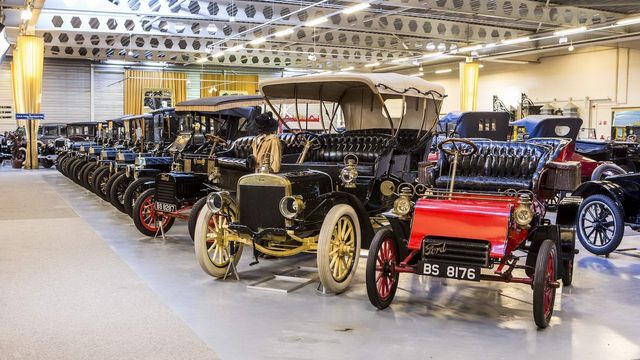 Продається найбільша у світі колекція Ford - фото 240384