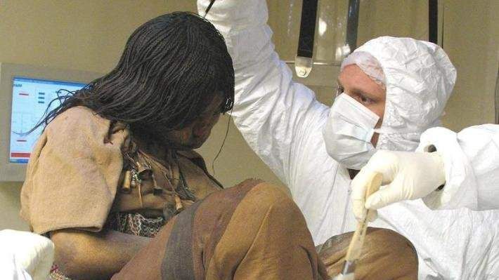 Мумія дівчати 14-15 років була знайдена на схилі вулкана Невадо-Сабанкая - фото 1