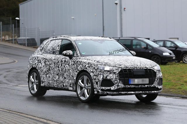Audi вивела на тести спортивний кросовер SQ3 - фото 239451