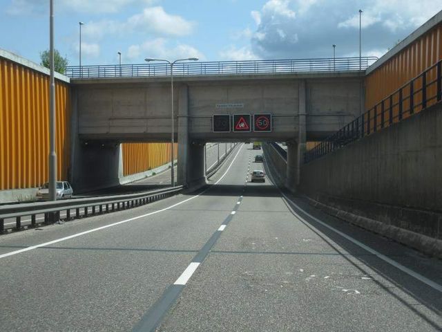 Цей мальовничий міст ламає всі закони фізики- фото 237639