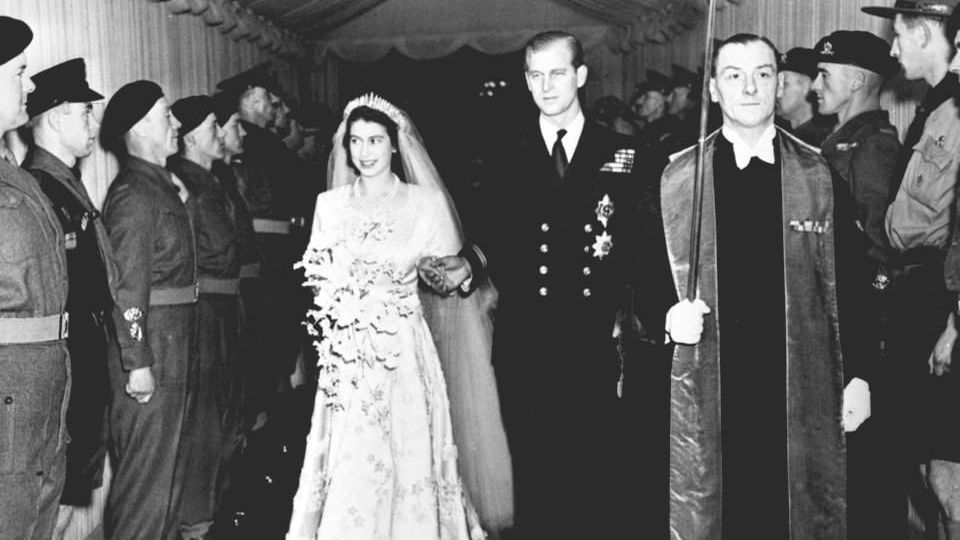 Як виходили заміж королівські персони в різних країнах