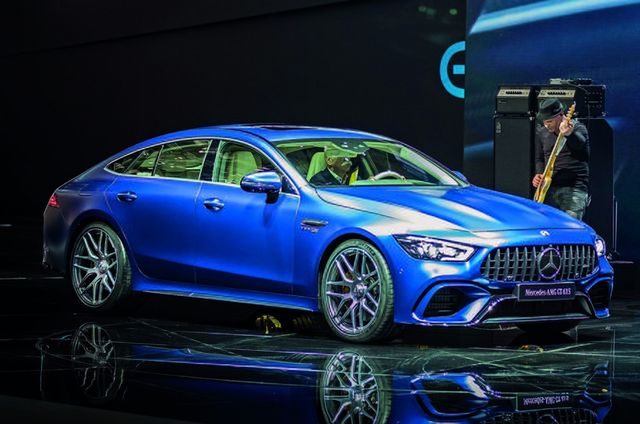 Підрозділ Mercedes-AMG анонсував конкурента Porsche Cayman - фото 240761