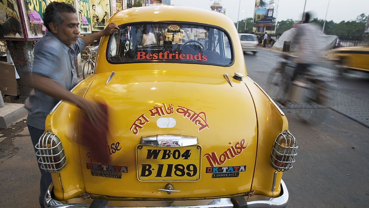 У Дубаї введуть цифрові автомобільні номери