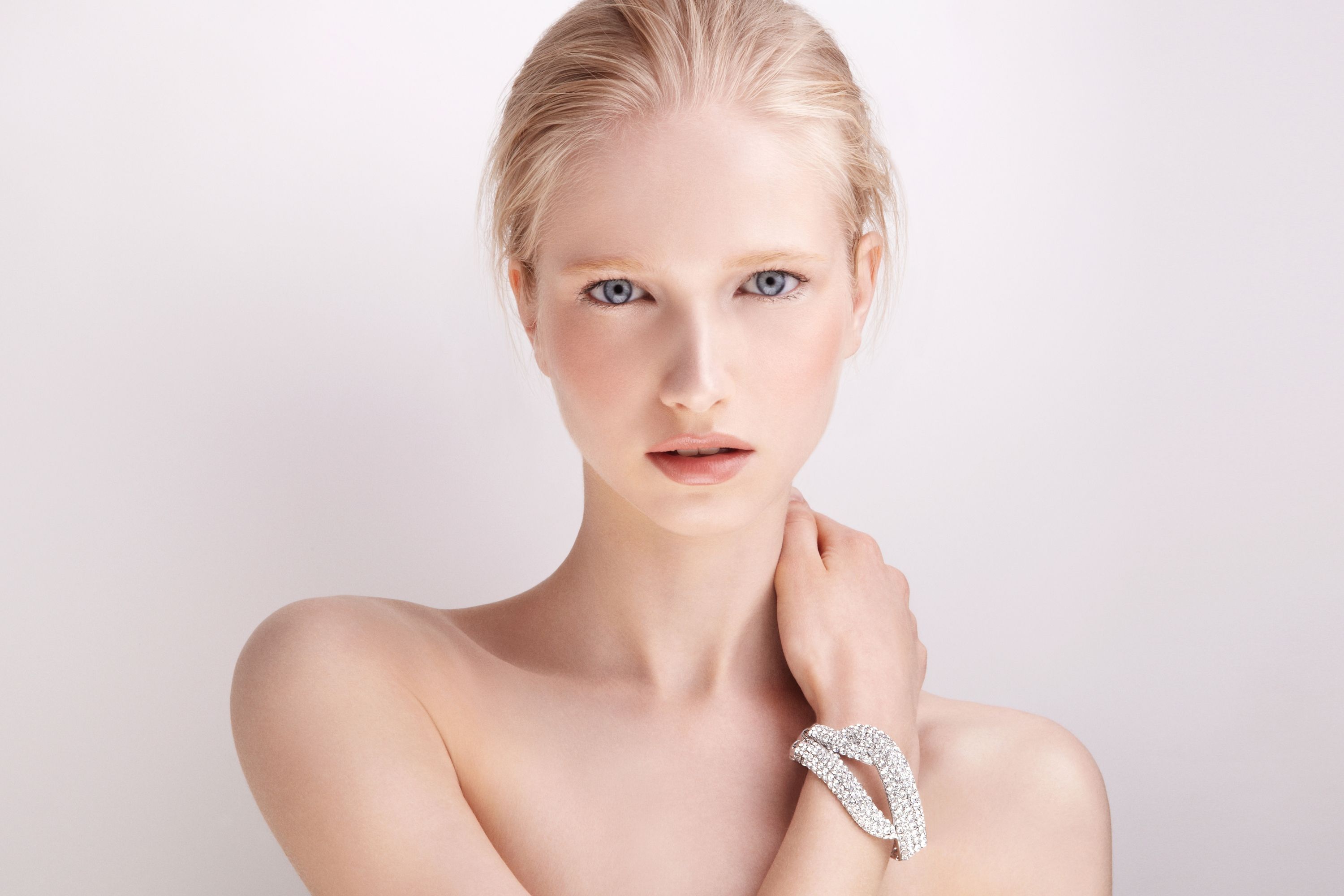 Медики назвали продукти, які негативно впливають на стан шкіри - фото 1