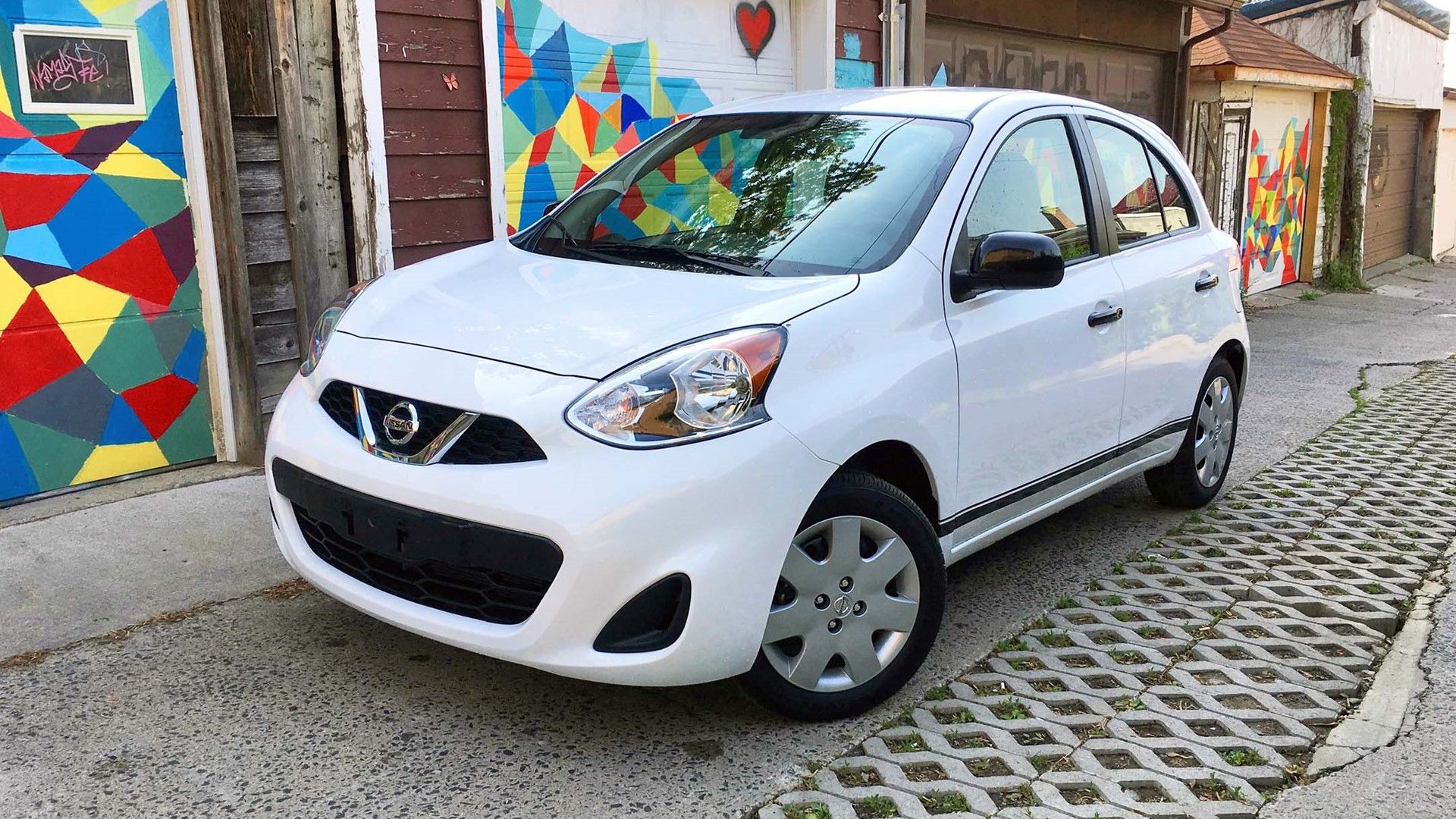 У Мексиці закопали призовий Nissan, і ось для чого