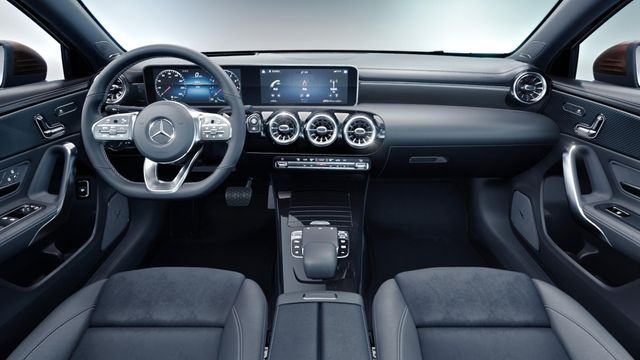 Mercedes показав компактний седан A-Class - фото 242951