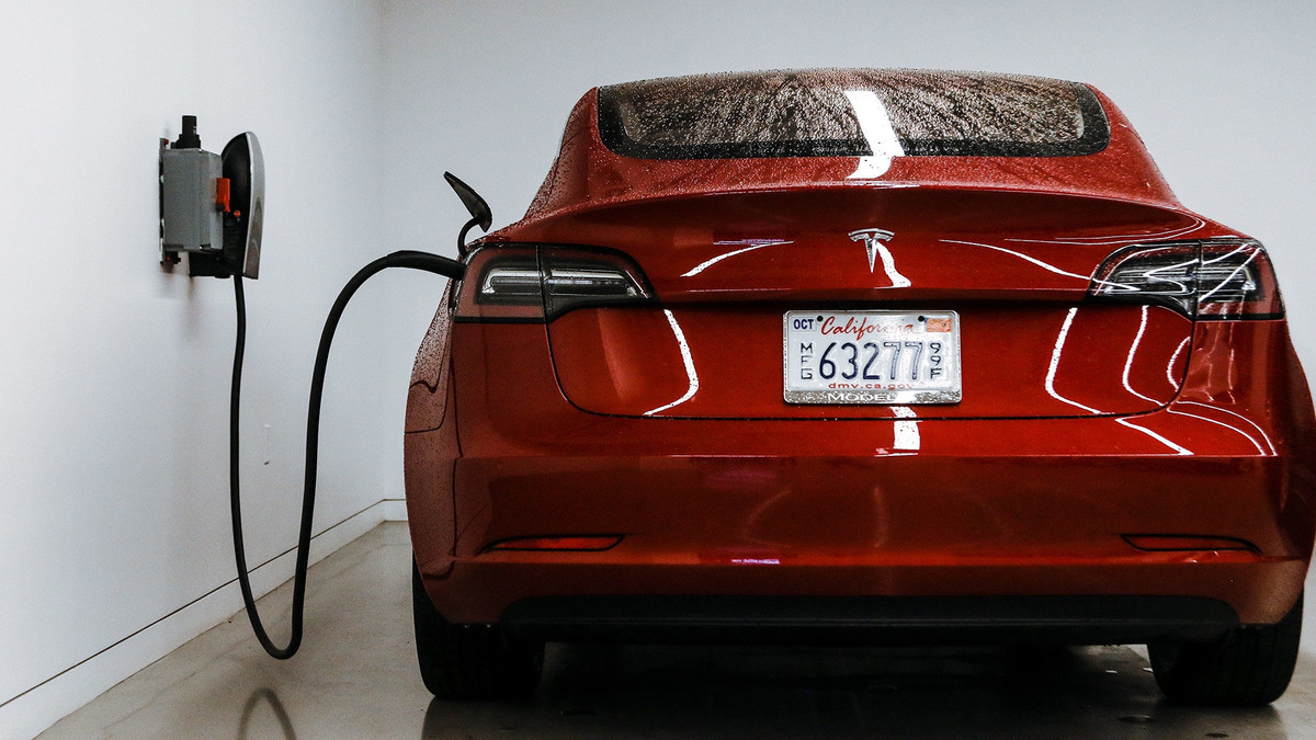 Tesla вже п'ять кварталів поспіль закінчує з негативним показником - фото 1