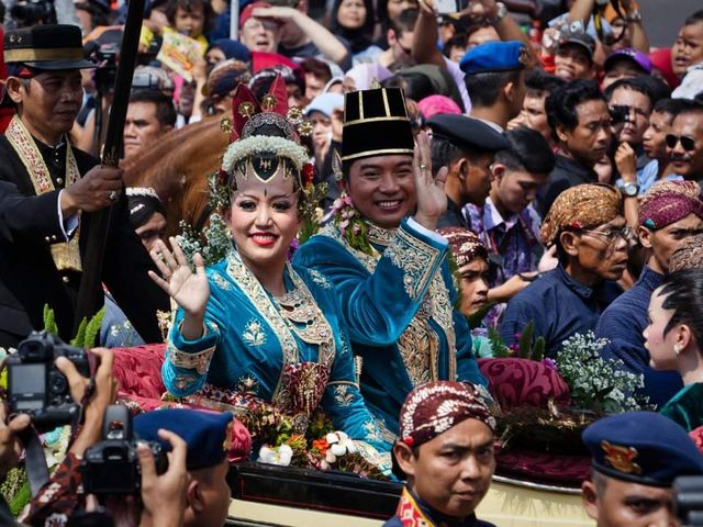 Як виходили заміж королівські персони в різних країнах - фото 240131