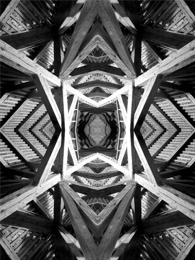 Дерев'яні дахи, які відкривають таємничий світ - фото 241379