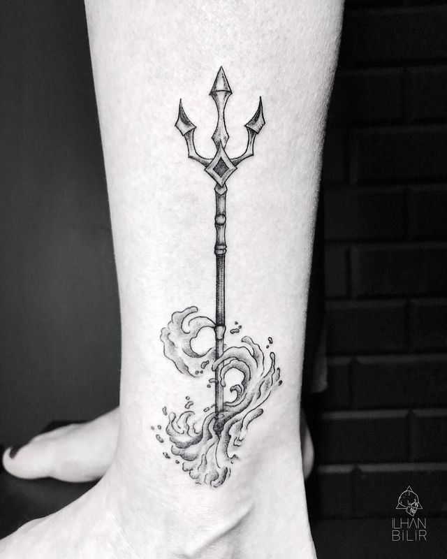 Простота, контраст і дотворк: тату-майстер створює ідеальні малюнки на тілі - фото 242453