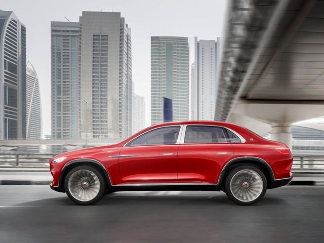 У мережі з'явилися фото розкішного кросовера Mercedes-Maybach - фото 241899