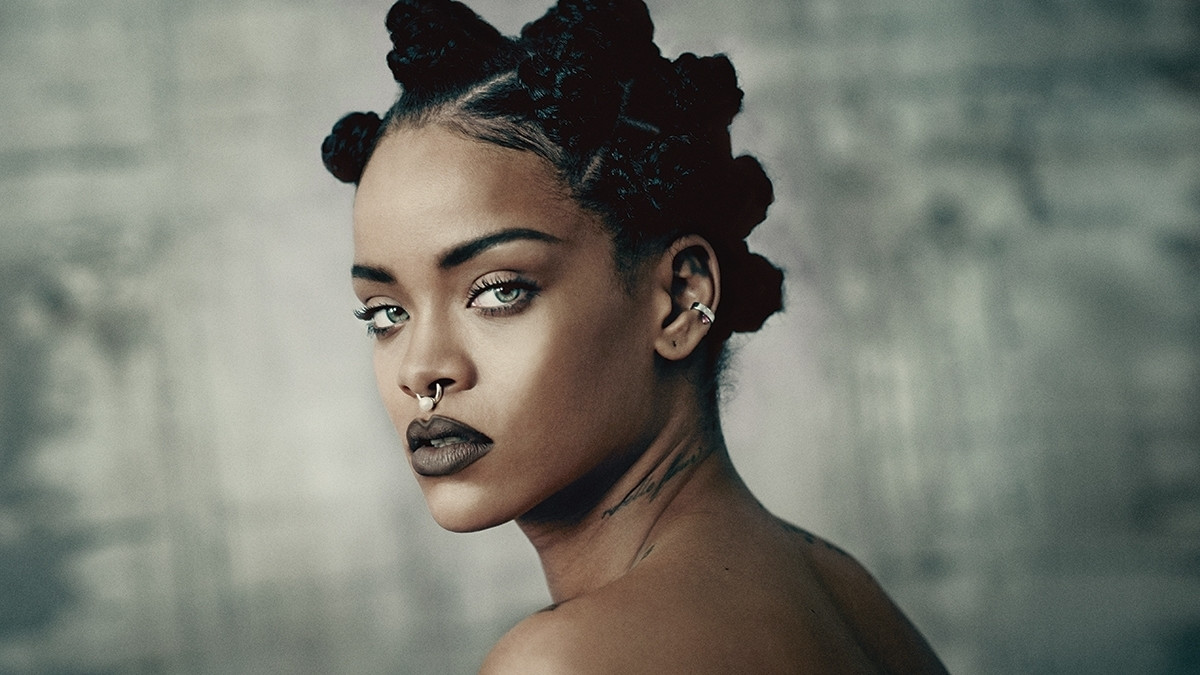 Rihanna потішила фанів новим стилем - фото 1