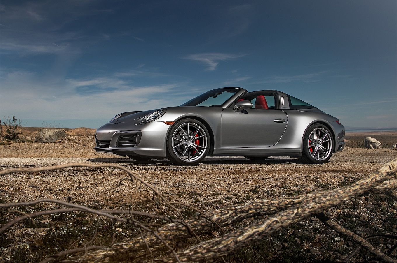 73-річний британець провалився на Porsche 911 в підземний перехід: фотофакт