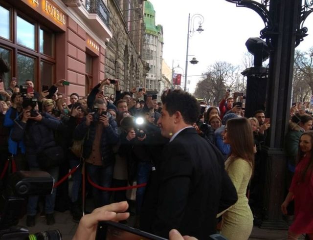 Приїзд Періс Хілтон до Львова: яскраві фото із зіркової вечірки - фото 237356