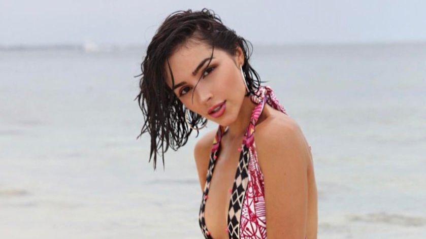 Міс Всесвіт підкорила подіум голою сукнею