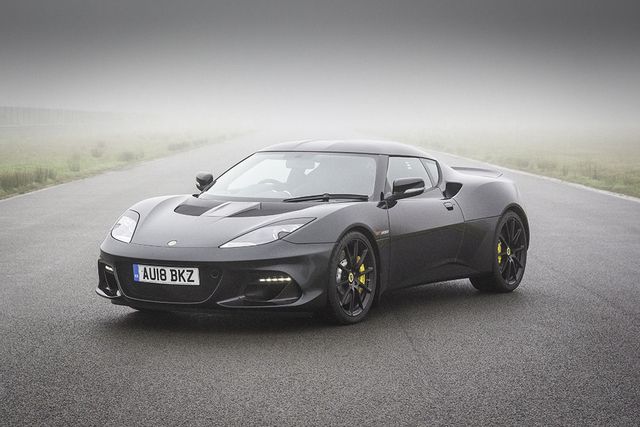 Синові засновника Lotus подарували трекові купе Evora - фото 240349