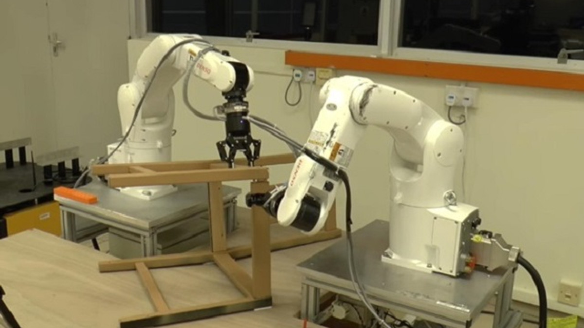 Роботів навчили збирати стілець з Ikea: відеофакт - фото 1