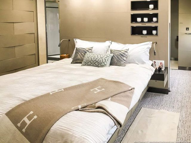 Як виглядає літак за 70 тисяч доларів на годину- фото 239229