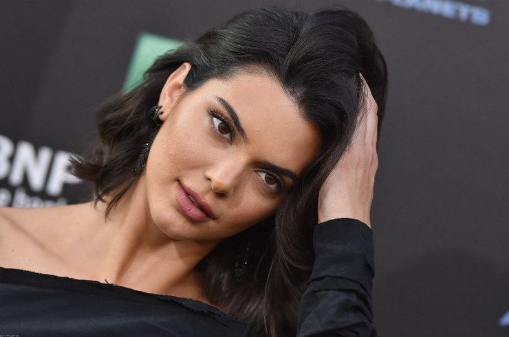 Кендалл Дженнер здивувала фанатів сідницями