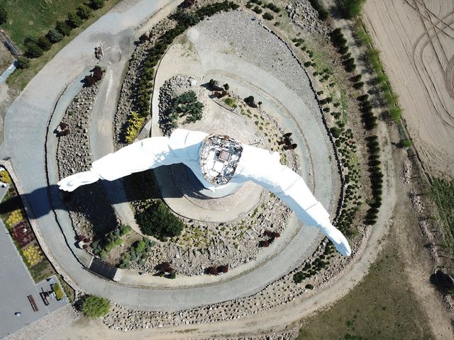 У Польщі гігантська статуя Ісуса Христа 'роздає' Wi-Fi: фотофакт - фото 243232